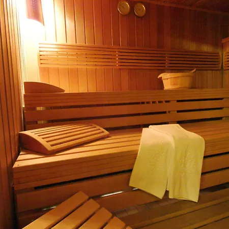 Leicht Hotel *